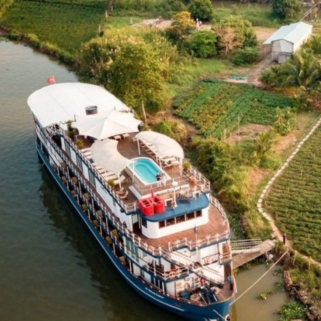 Jayavarman river cruise