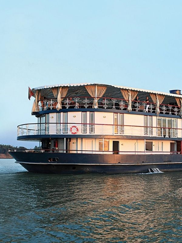 jayavarman river cruise room