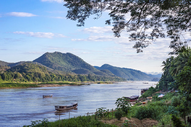 mekong river cruise from luang prabang to vientiane