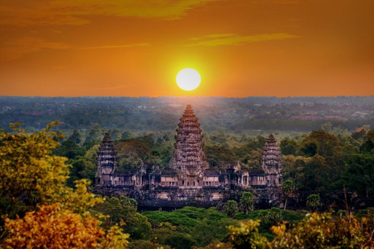 Phnom Penh to Siem Reap river cruise tour packages