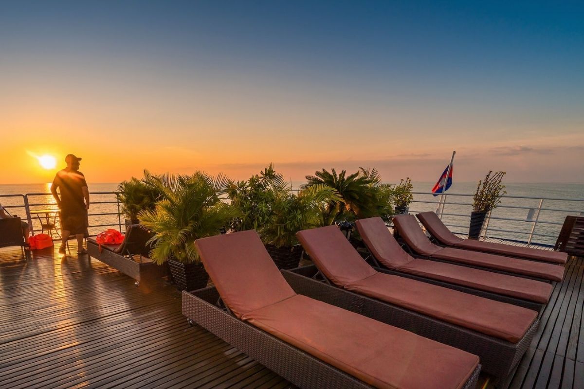 RV Indochine river cruise tour package