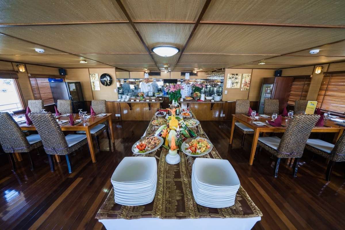 RV Indochine river cruise tour package