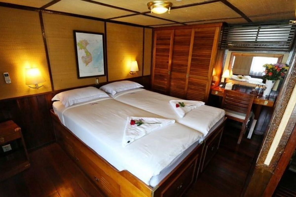 RV Lan Diep river cruises room