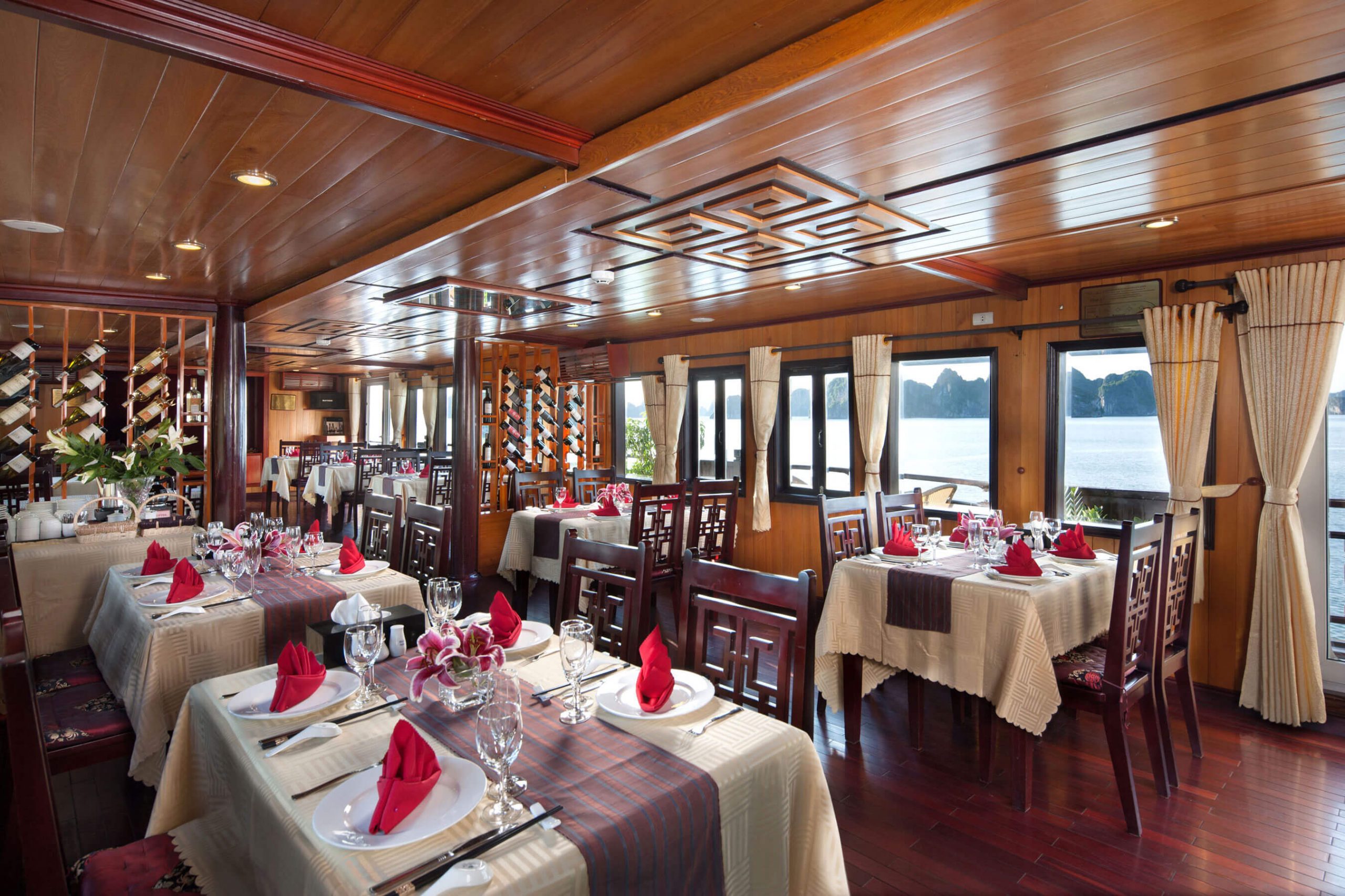 Restaurant-and-Bar-My-River-Cruise