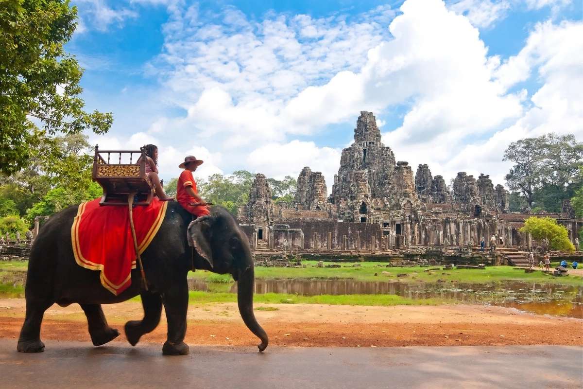 Siem Reap to Hanoi river cruise lines
