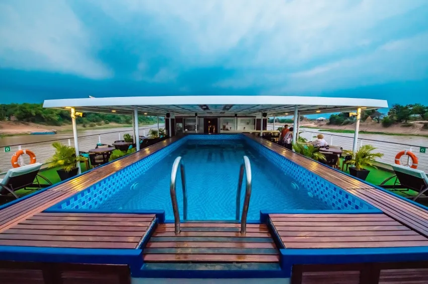 rv-indochine-ll-mekong-river-cruise-swimming-pool