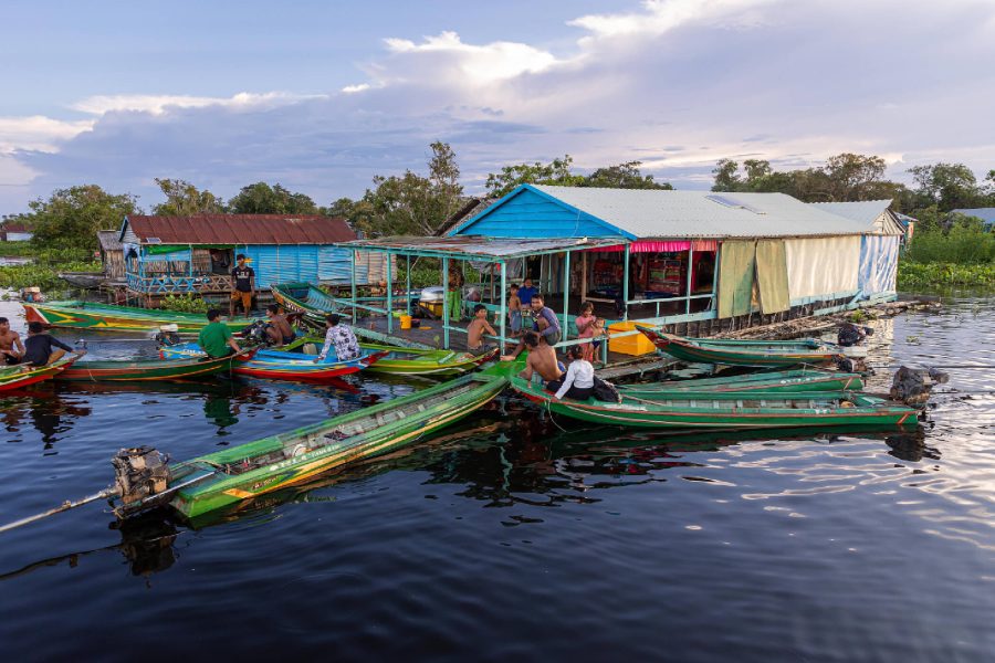 tonle lake floating village